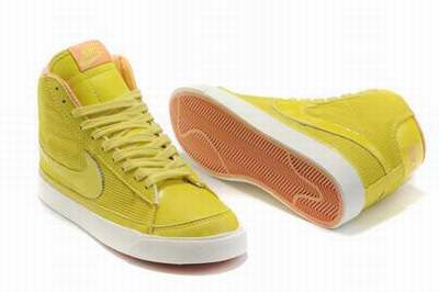 chaussure jaune moutarde